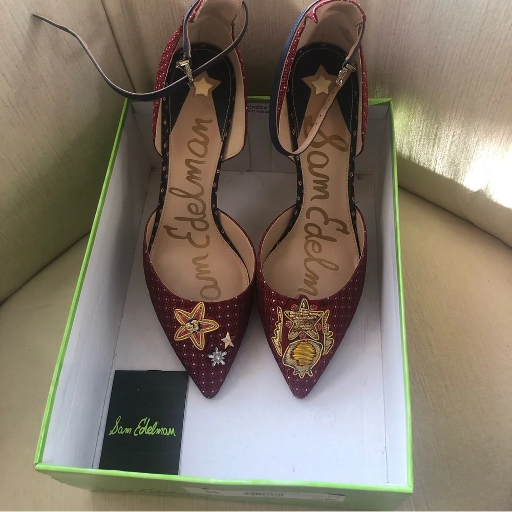 Gorgeous 3” heels with unique details - Picture 2 of 5